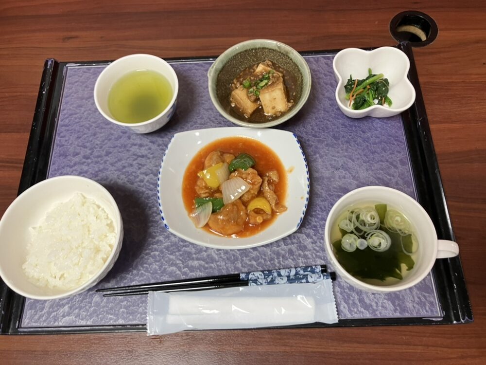 鶏肉のチリソース煮