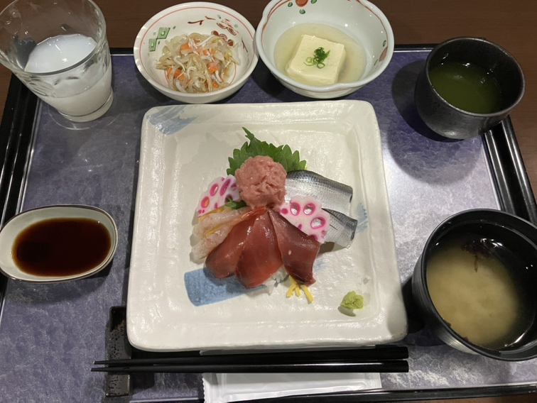 お刺身盛り合わせ